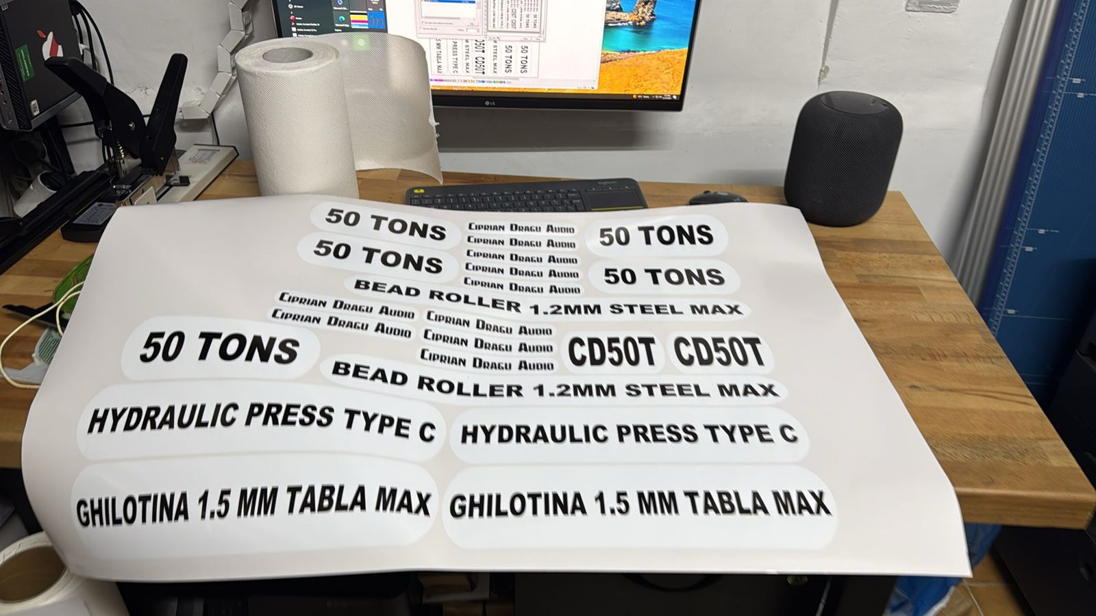 Coală de stickere personalizate printate și decupate